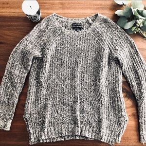 American Eagle - Soft & Cozy Gray Sweater